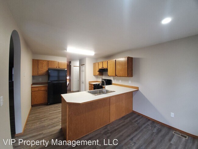 Building Photo - 4 br, 2.5 bath House - 3104 N. 8th Street