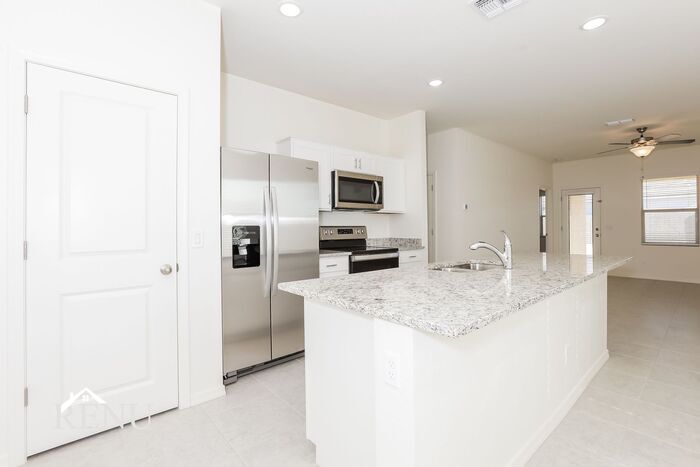 Building Photo - 18391 Los Gabrieles Wy