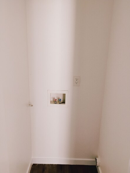 Building Photo - 5939-5943 San Pedro St