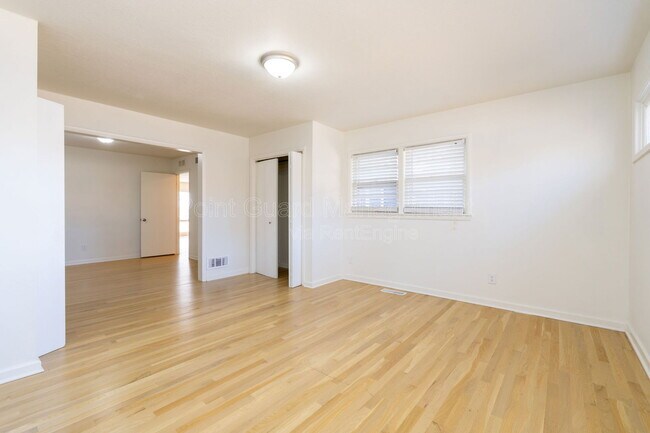 Building Photo - 6002 E 8th St N