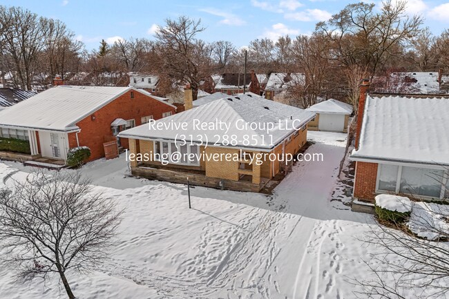 Building Photo - 20241 Kentfield St