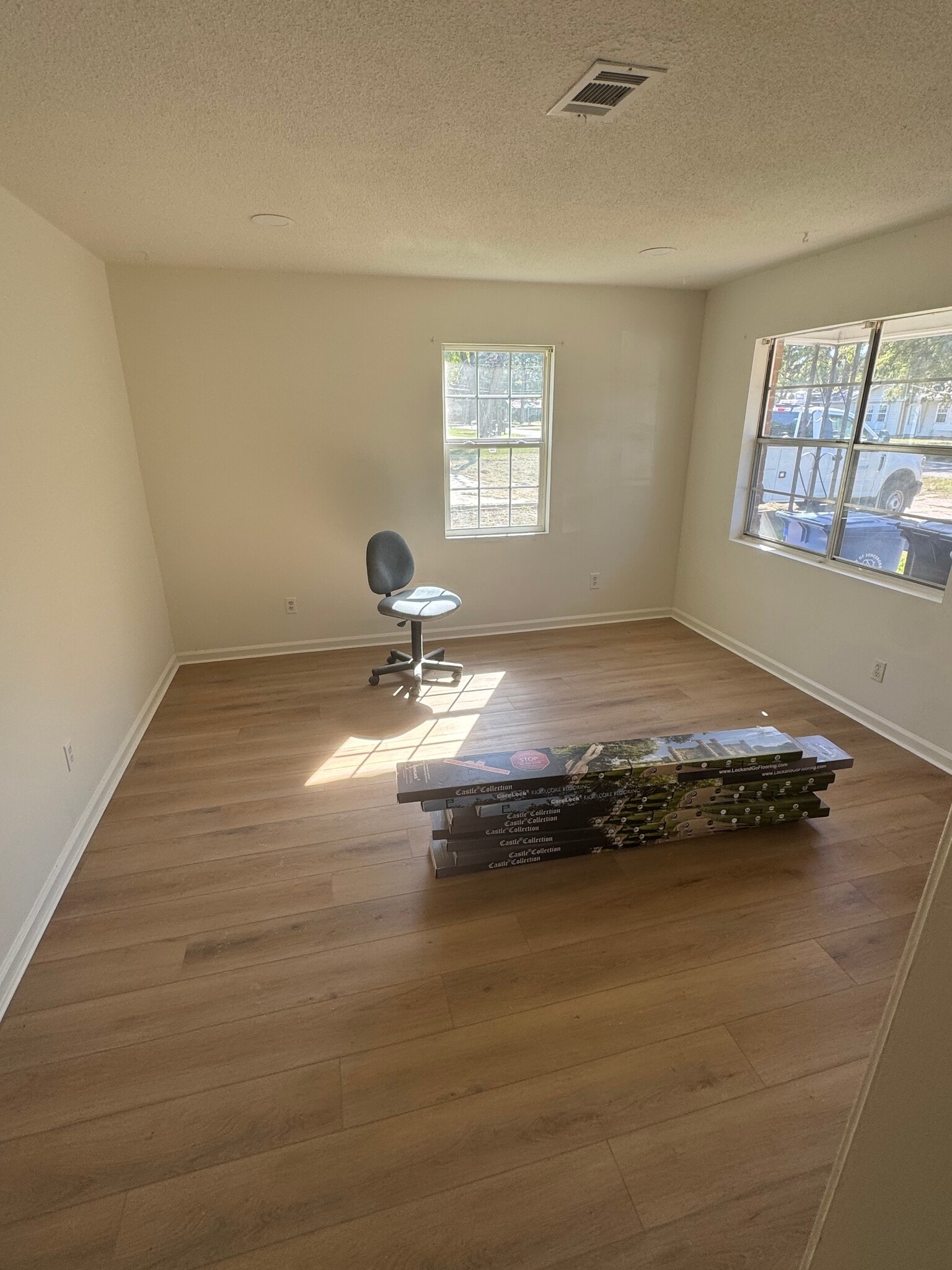 Building Photo - 2208 Mary Jane Dr