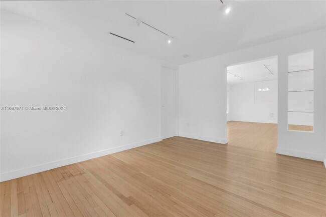 Building Photo - Northeast 99th Street, Miami Shores, FL 33138 - 3 BR 2.5 BA house