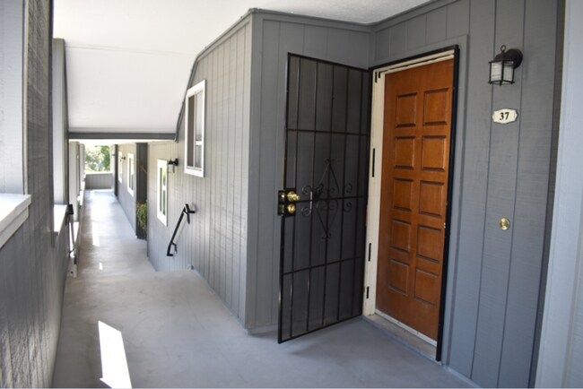 Building Photo - Spacious 2-Bed, 2-Bath Apartment North Park