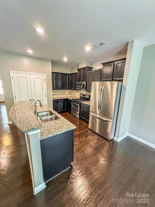 Building Photo - 2752 Sawbridge Ln