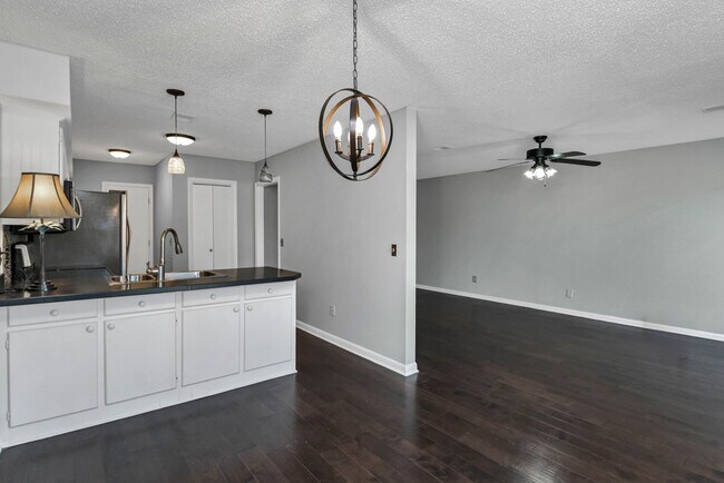 Building Photo - 103 Leeward Rd