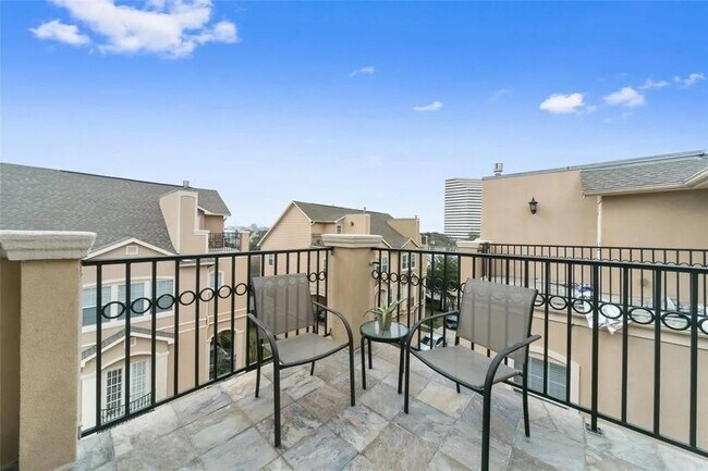 Building Photo - 5615 Winsome Ln