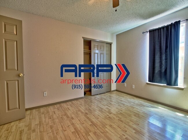 Building Photo - SPACIOUS AND ELEGANT EASTSIDE HOME