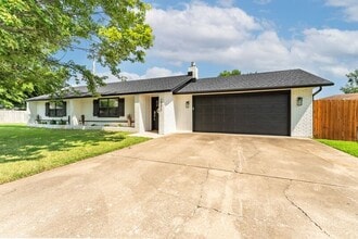 Building Photo - 1906 SE Taylor St