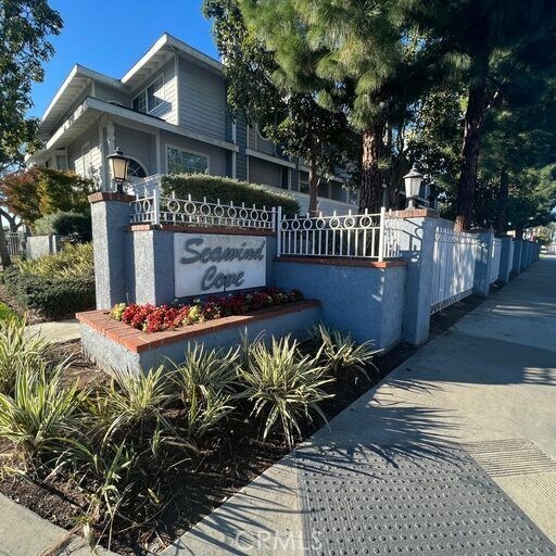 Building Photo - 8105 Surfline Dr