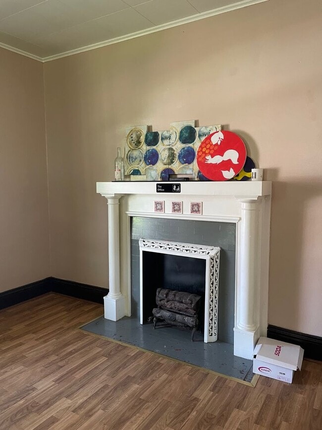 Building Photo - 420-422 Douglas Street