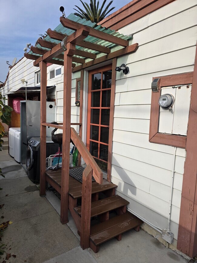 Building Photo - 3786 Meier St