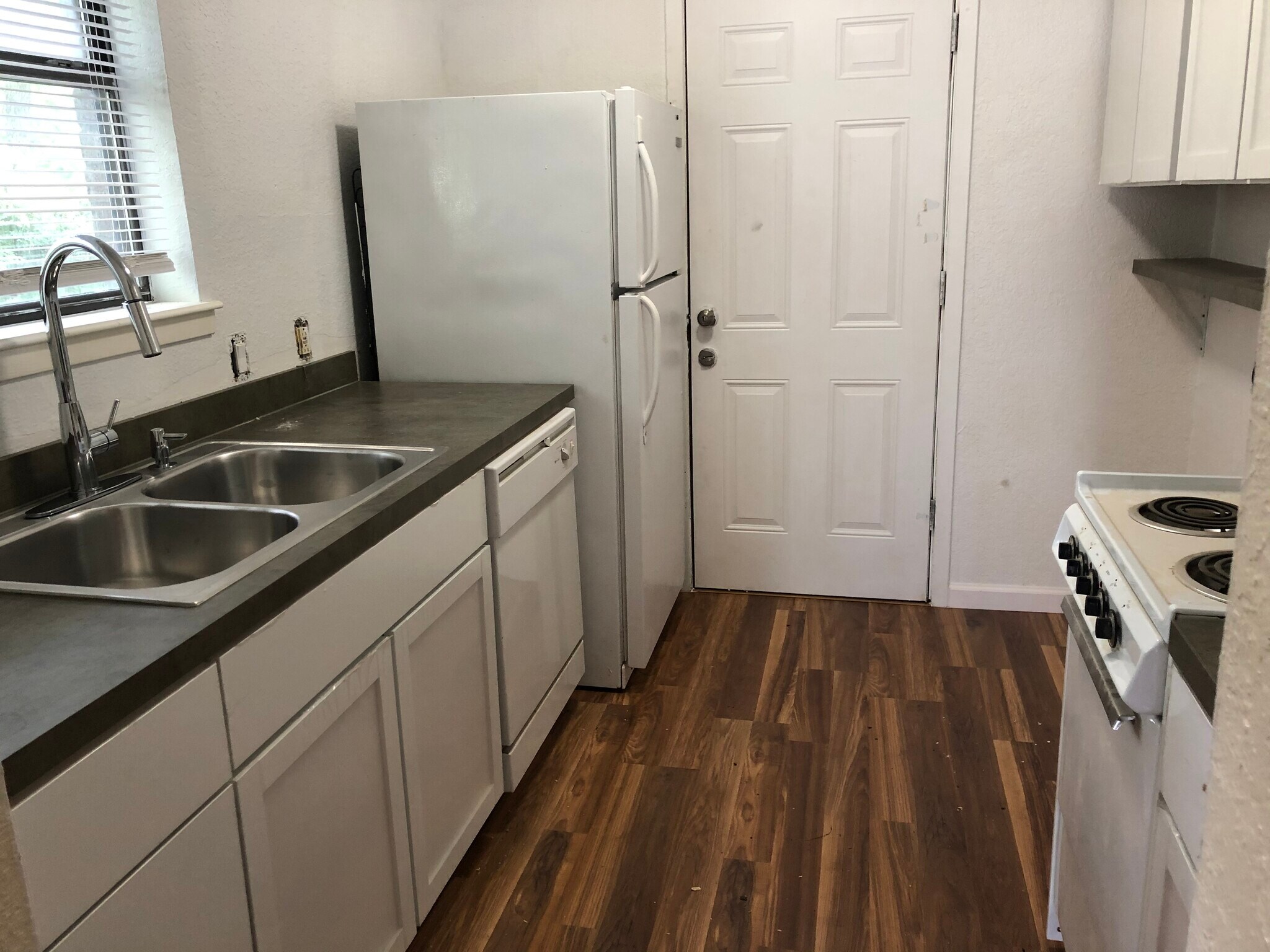 Building Photo - 429 N Wilhite