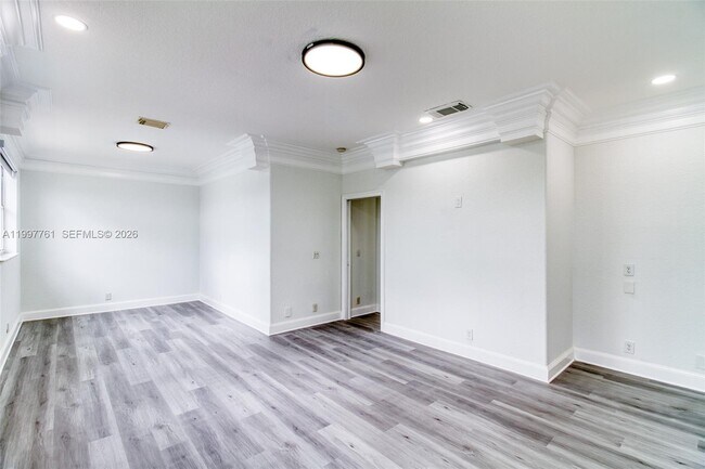 Building Photo - 5363 SW 38th Ave