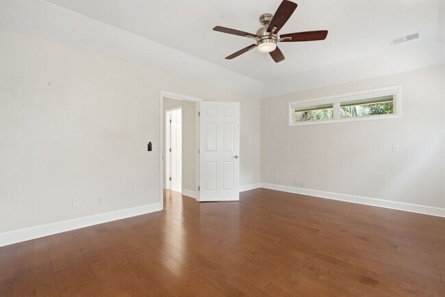 Building Photo - Enjoy Lowcountry living in this beautifully updated 3-Bed, 2-Bath home in Moss Creek!