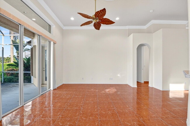 Building Photo - 7145 Veneto Dr