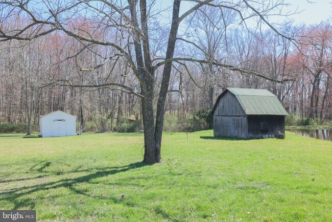 Building Photo - 24060 New Mountain Rd