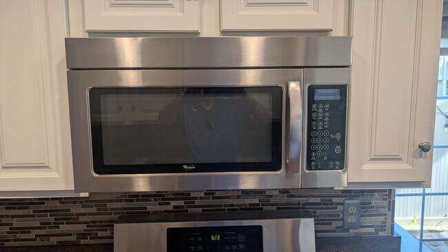 Building Photo - 10140 Palm Glen Dr