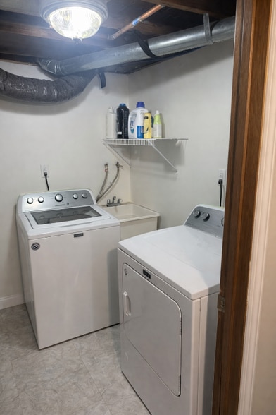 Building Photo - 36969 Lancaster St