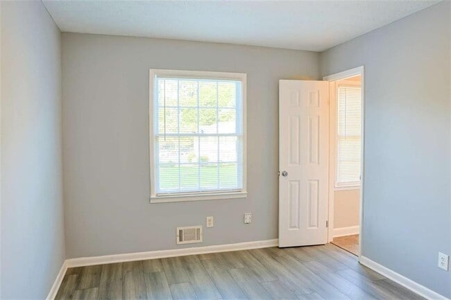 Building Photo - 130 Mimosa Dr