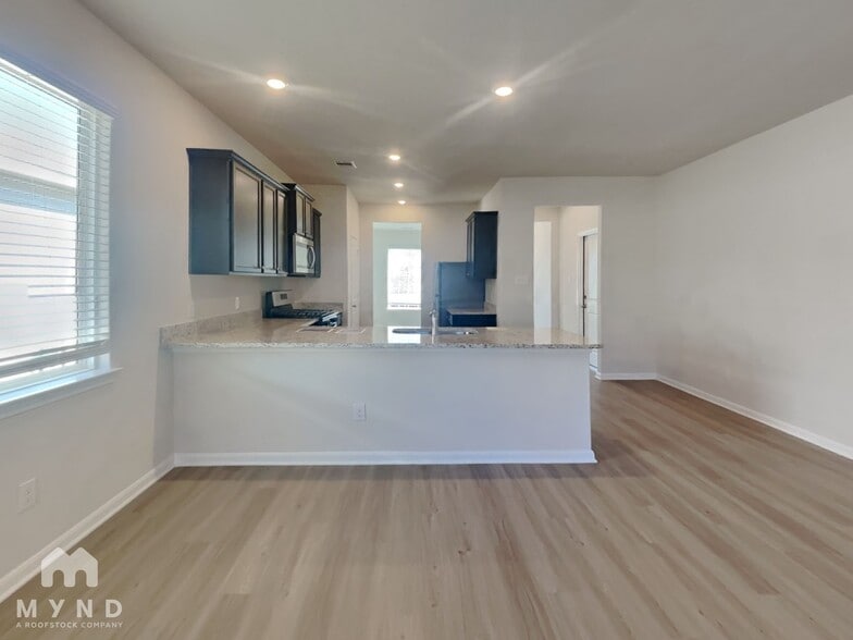 Building Photo - 15607 Plum Brk Dr