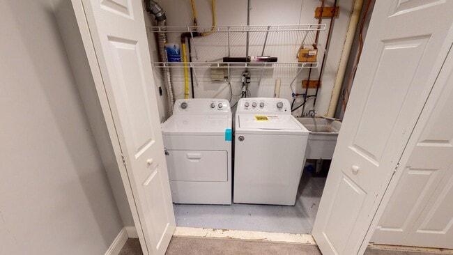 Building Photo - 2 Bed 1.5 Bath Townhouse for Rent in Monac...