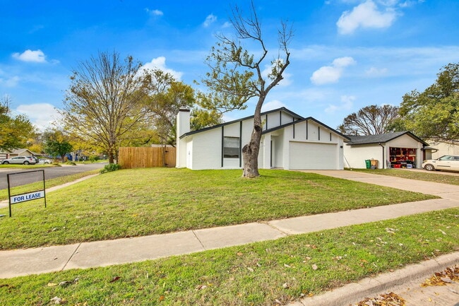 Building Photo - 7002 Skynook Dr