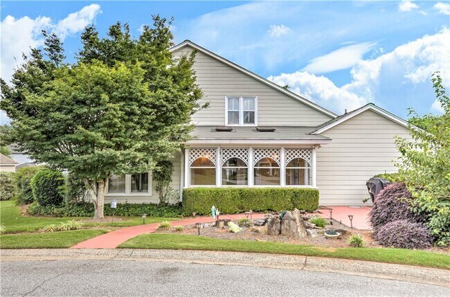 Building Photo - 60 Heartwood Dr NE