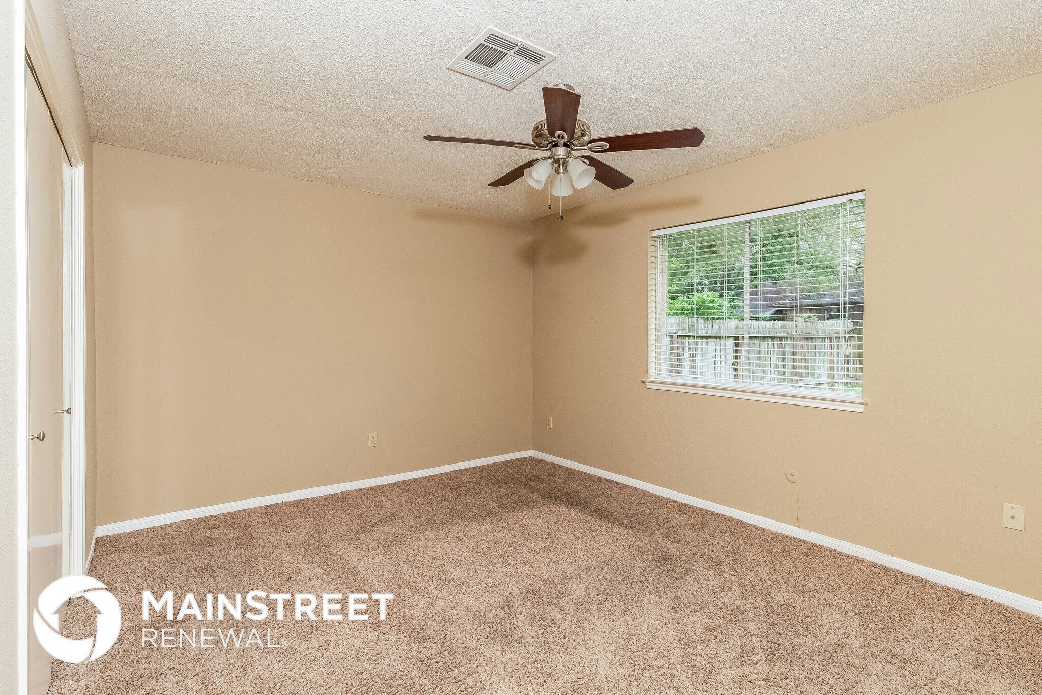 Building Photo - 1215 New Tree Ln