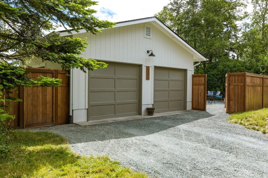 Building Photo - 2345 N Bluff Rd