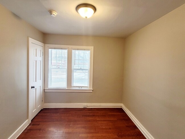 Building Photo - 255 Alger St SE