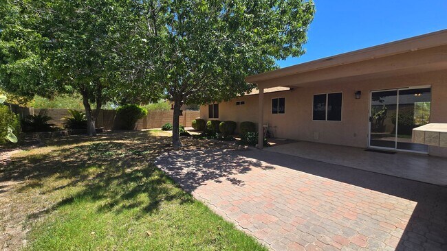 Building Photo - NEAR WESTGATE! Delightful 4bdr Corner Lot ...