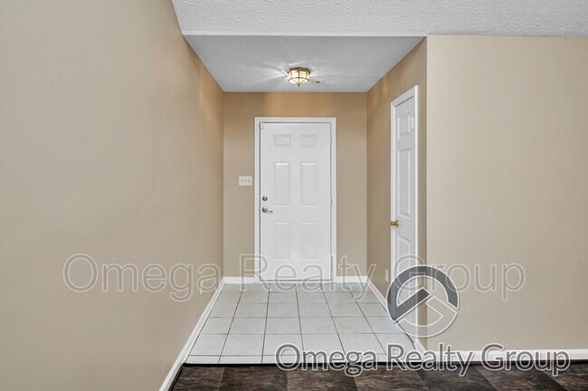 Building Photo - 6525 Foxleigh Ct