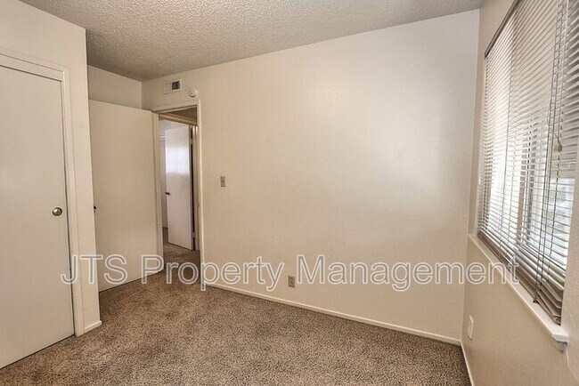 Building Photo - 2722 26th St