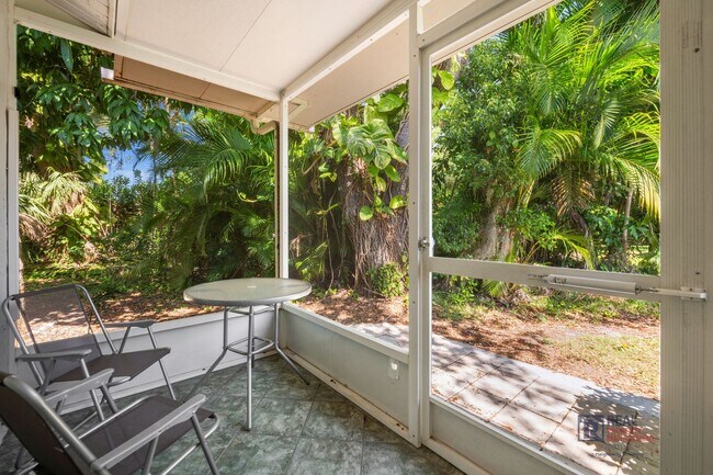 Building Photo - Charming 2BR/2BA Sarasota Retreat Near UTC - Annual Lease