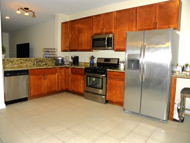 Building Photo - 57 Northfield Terrace