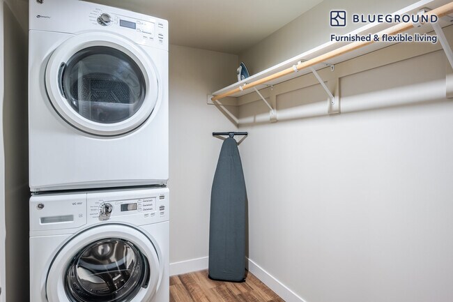 Building Photo - 101 Taylor Ave N