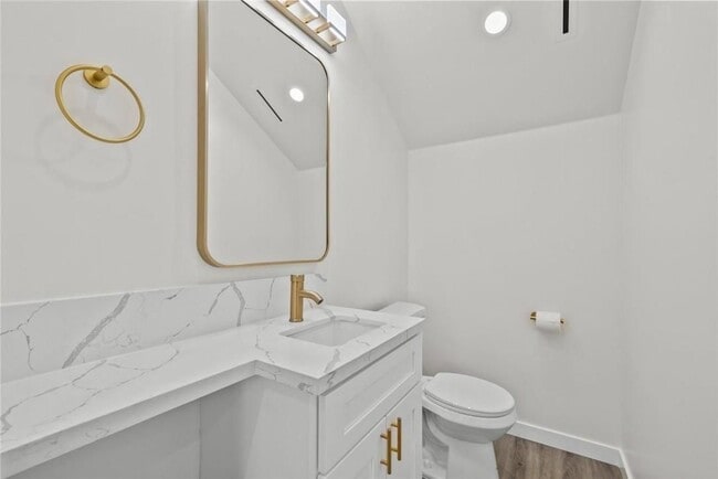 Building Photo - 6245 McLaren Ave