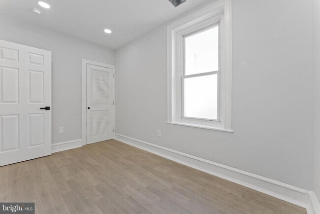 Building Photo - 7703 Ridge Ave