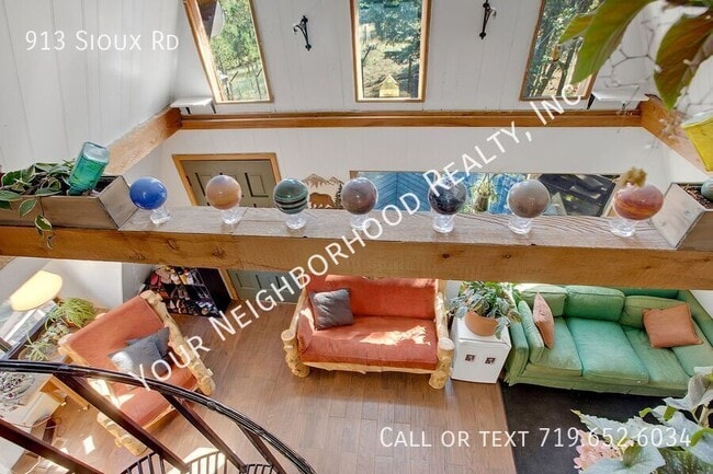 Building Photo - 913 Sioux Rd