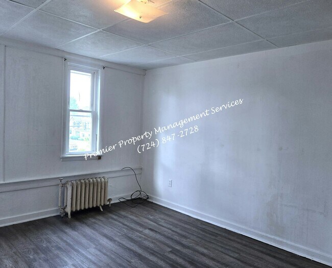 Building Photo - 415 N Main St