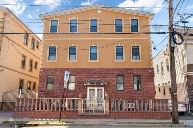 Primary Photo - 116 Paine Ave