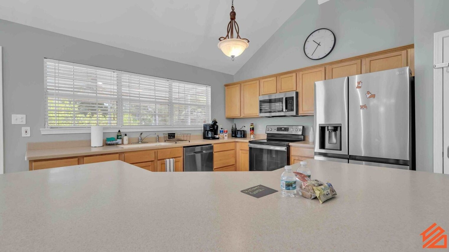 Building Photo - 111 Hidden Lakes Dr