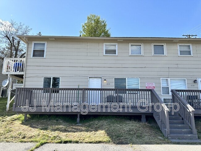 Building Photo - 1235 2nd St
