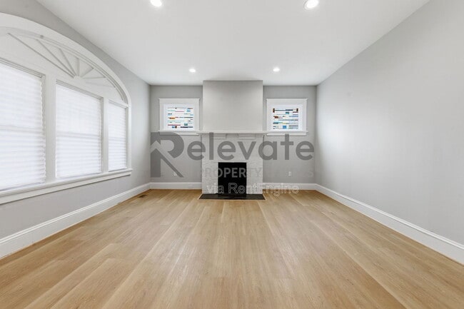 Building Photo - 3100 1st Ave