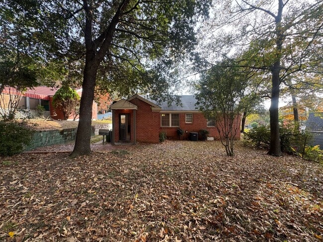 Building Photo - Adorable Home