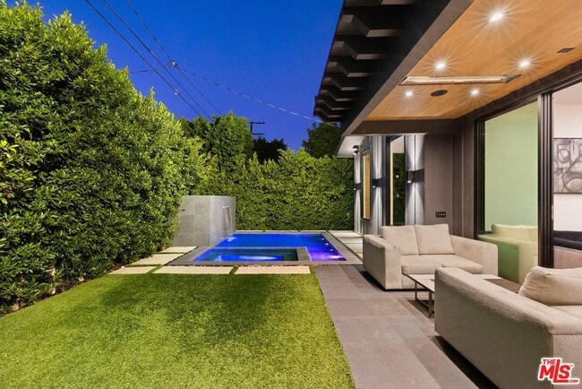 Building Photo - 4803 Lemona Ave