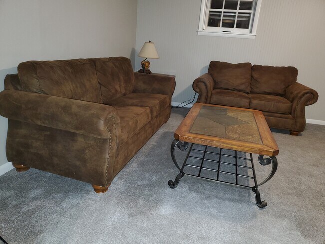 Building Photo - 22025 Evergreen Mills Rd