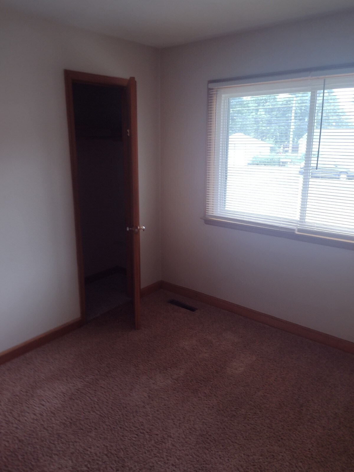 Building Photo - 403 Grove St