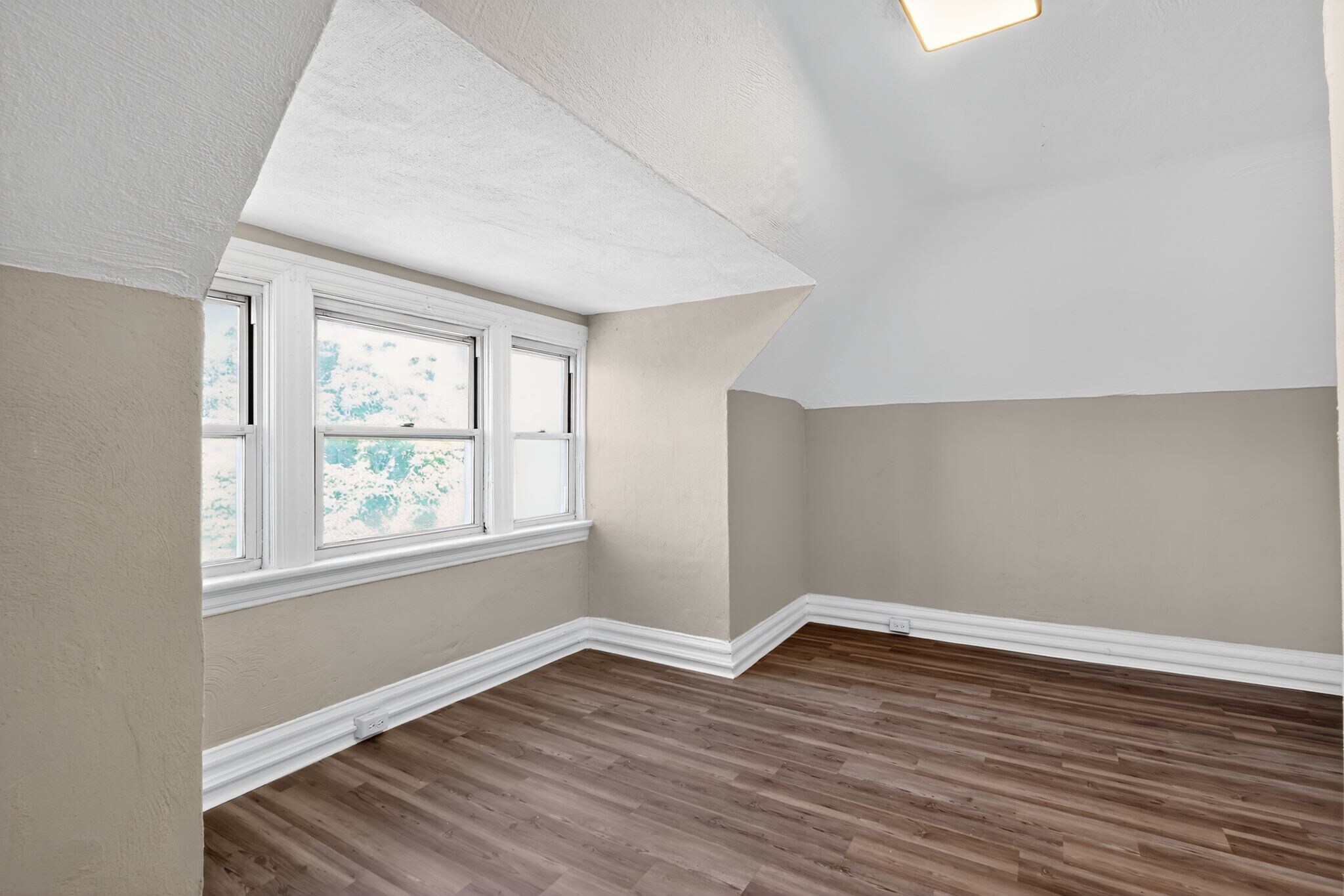 Building Photo - 4152 Delmar Blvd